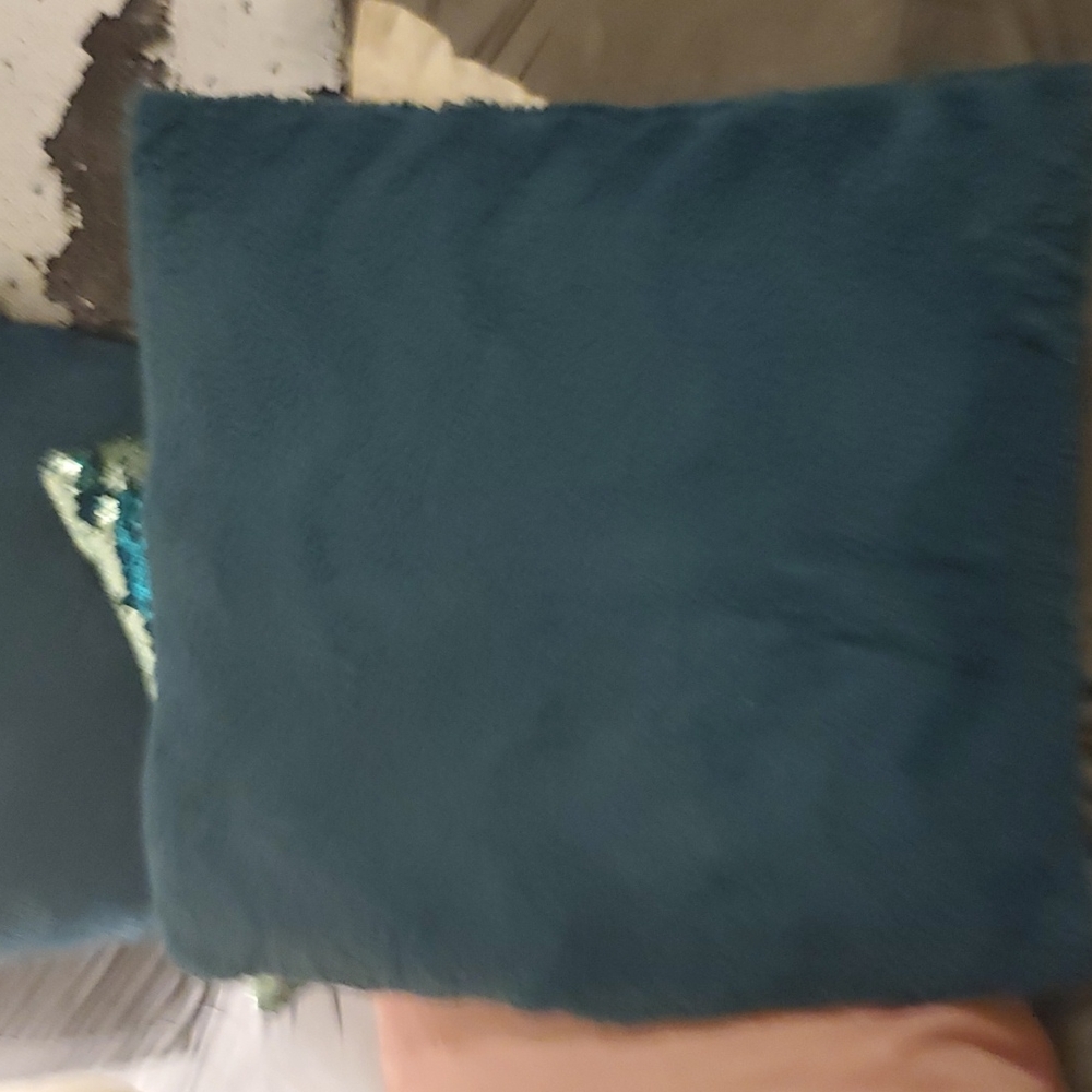 Assorted accent pillows - Picture 6 of 6